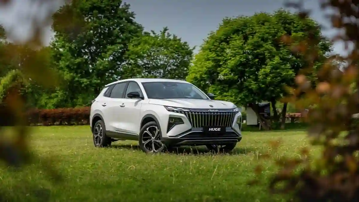 Dongfeng представил в России кроссоверы MAGE и HUGE