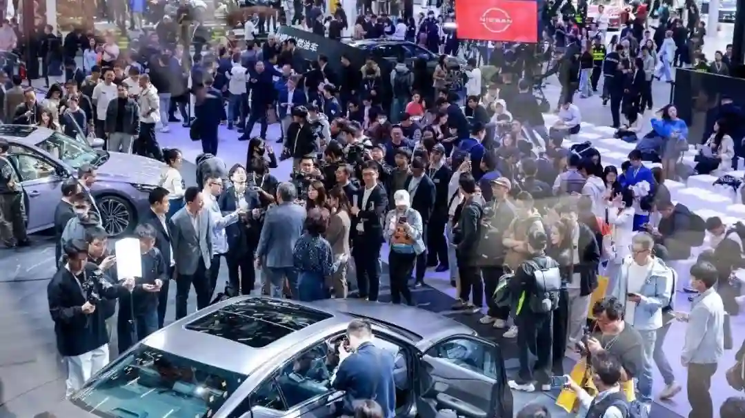 Новые модели Dongfeng Motor на 23-й Международной автомобильной выставке в Гуанчжоу