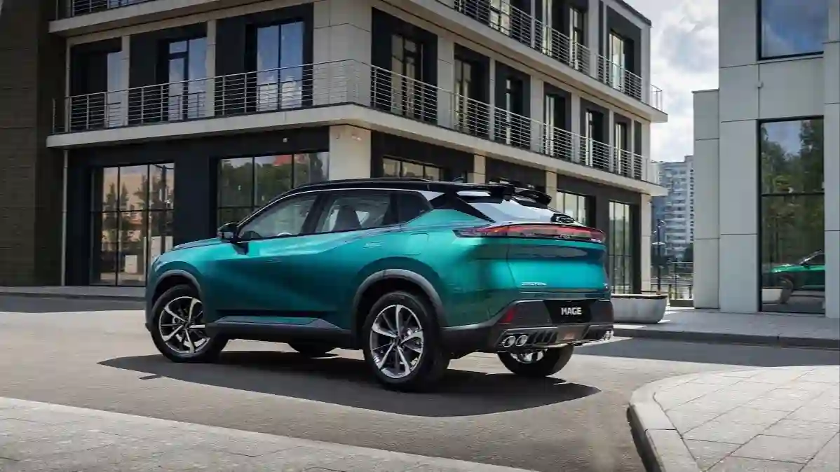 Dongfeng представил в России кроссоверы MAGE и HUGE