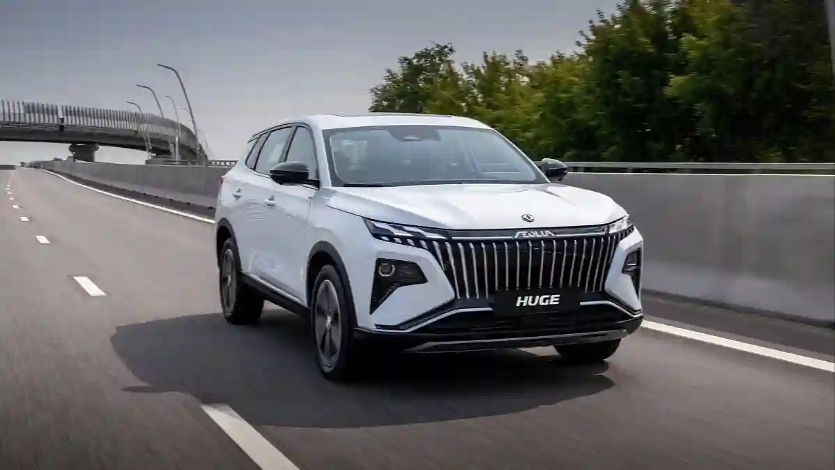 Dongfeng представил в России кроссоверы MAGE и HUGE