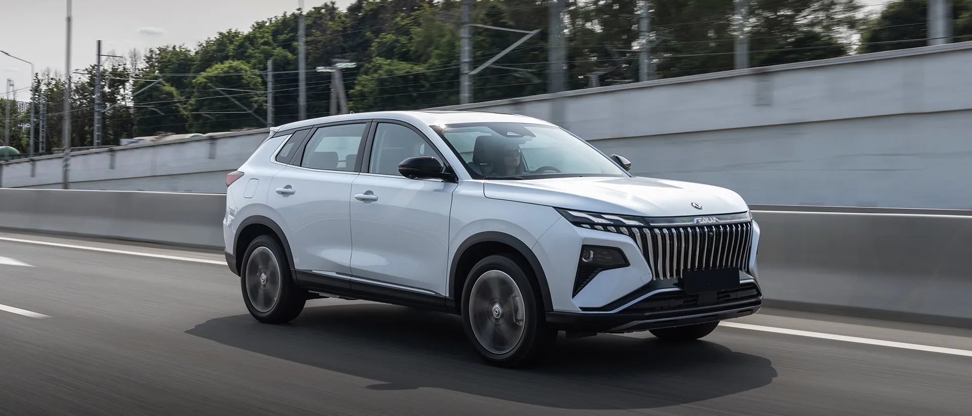 Dongfeng Хьюдж (Huge): полный обзор — стоит ли покупать в 2026 году