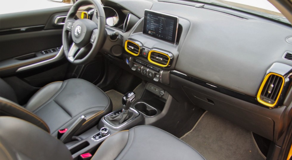 Глянец, турбина и мягкий пластик: первый тест-драйв Dongfeng AX4